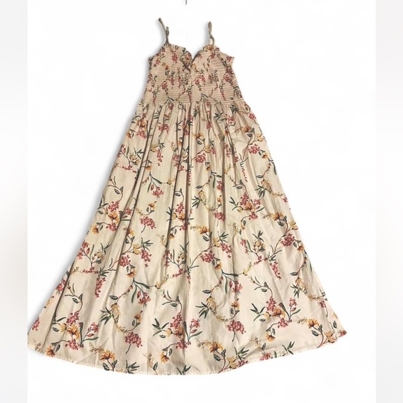 H&M Dresses & Skirts - H&M sz Medium ladies floral smocked sundress straps or strapless feminine pink